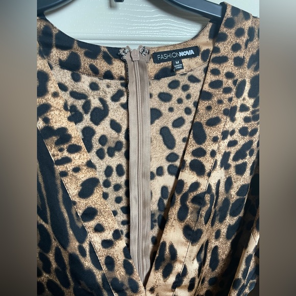 Fashion Nova Longsleeve Leopard Print Romper Size Medium - Picture 7 of 12